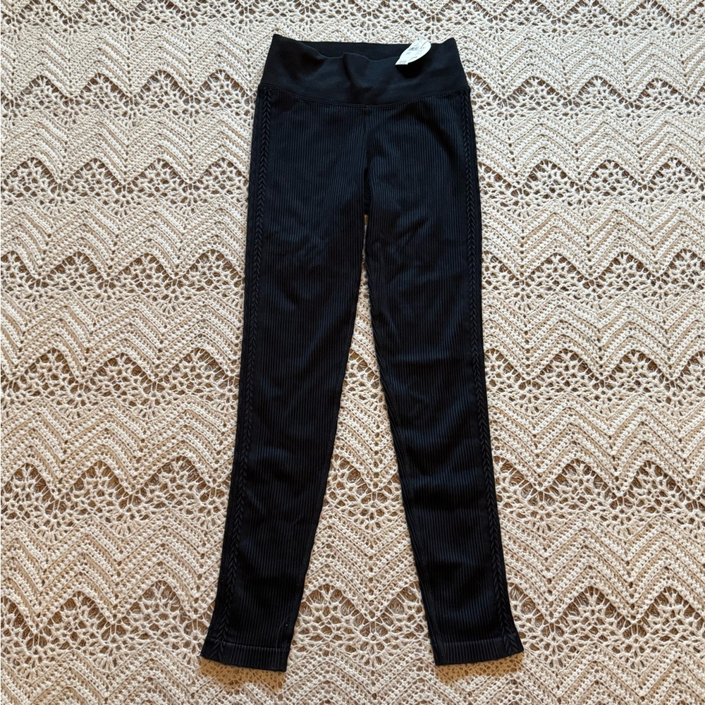 NWT Aerie OFFLINE Seamless Cable High Waisted 7/8 Length Black Size M Leggings